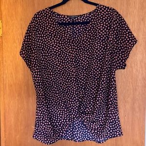 West Kei knot detail blouse, Large. EUC. Stitch fix
